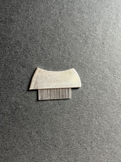 Edelstahlbürstchen für die Reinigung von Sieben nach dem Räuchern