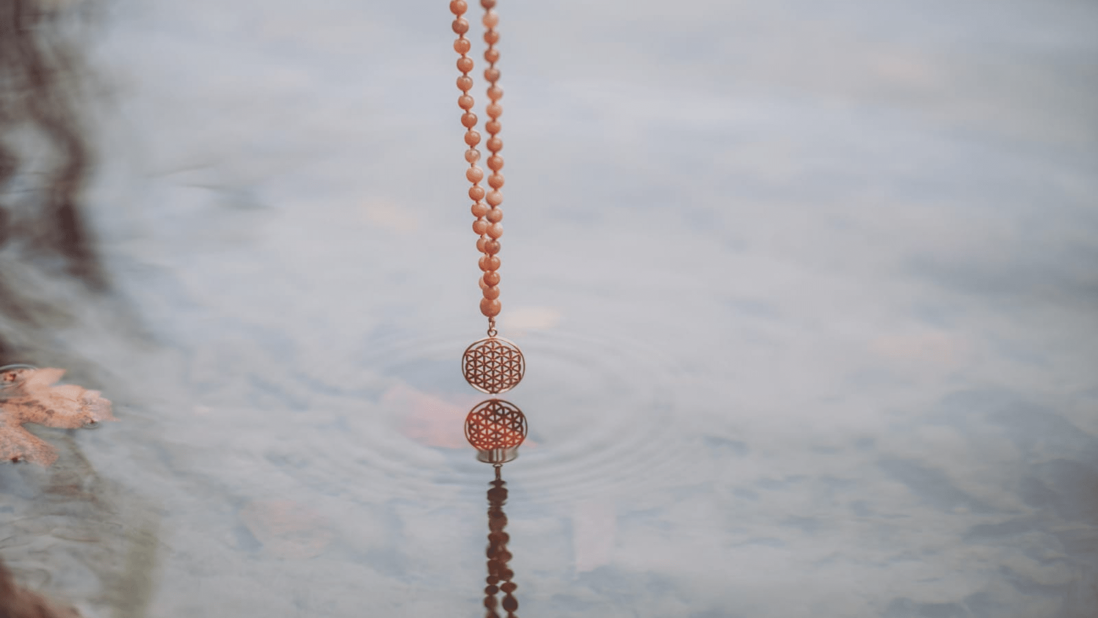 Wie finde ich die richtige Mala? – Wertvolle Tipps zur Anwendung, Meditation und Pflege.