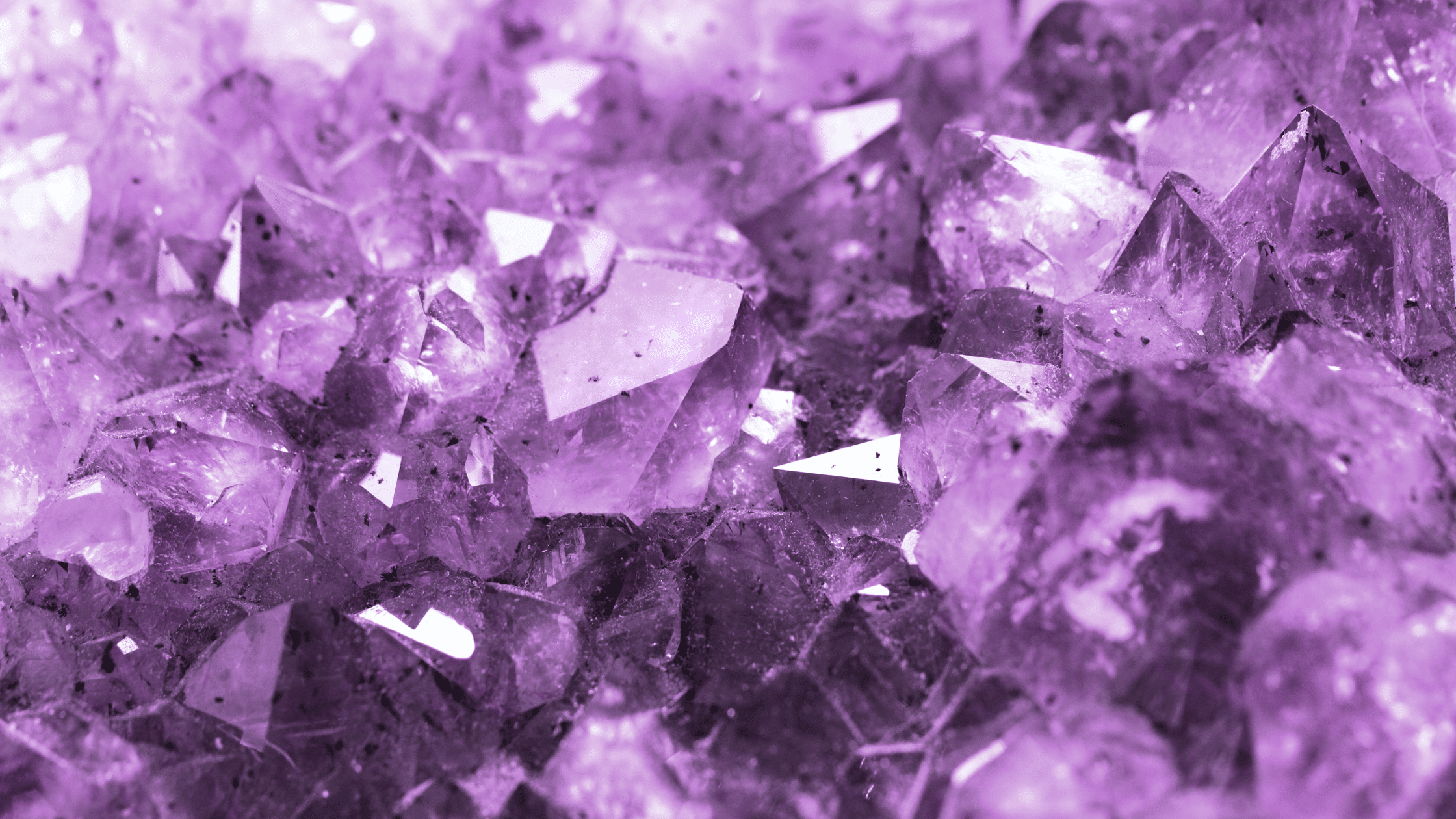 Amethyst – Wirkung, Bedeutung und Anwendung des violetten Heilsteins