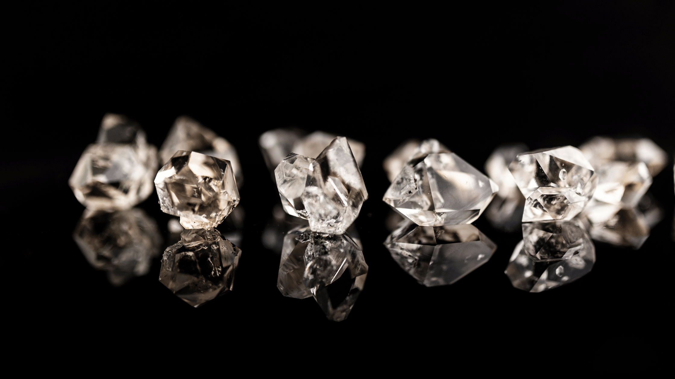 Herkimer Diamant – Bedeutung und Wirkung des außergewöhnlich klaren Doppelender-Quarzes