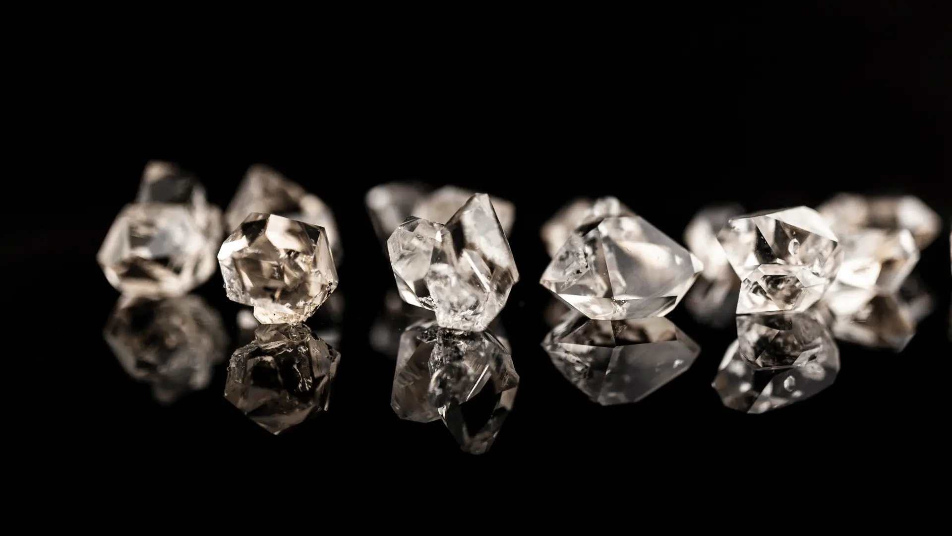 Herkimer Diamant – Bedeutung und Wirkung des außergewöhnlich klaren Doppelender-Quarzes